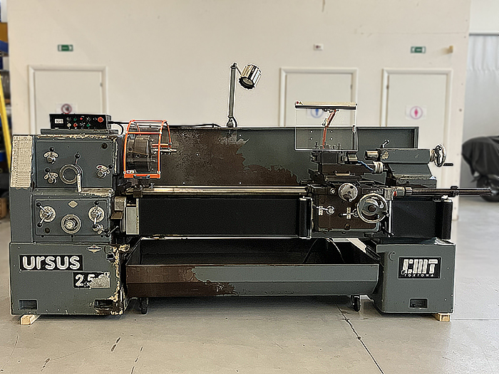 Tornio Parallelo usato CMT Ursus 250