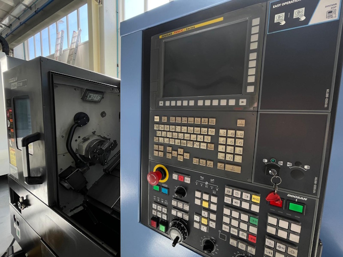 Tornio CNC usato Doosan Puma GT2100 controllo numerico
