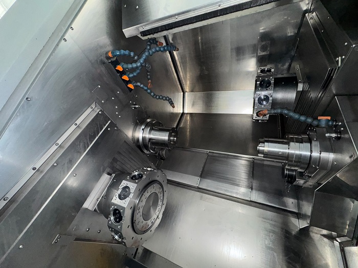 Tornio CNC CMZ TX-66-Y2-Quattro particolare torretta e mandrino sx